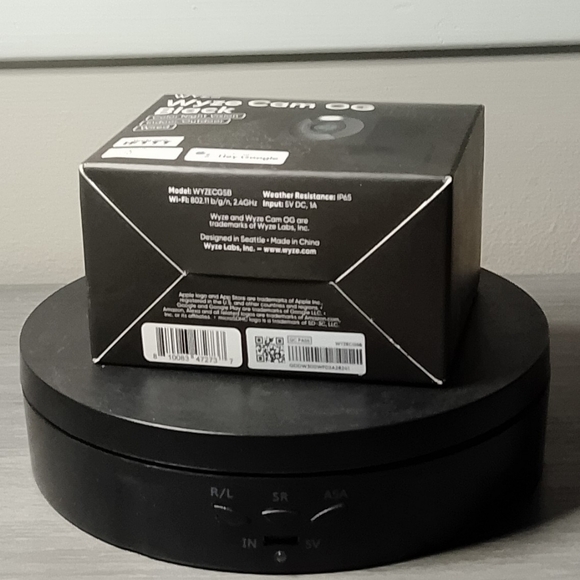 Wyze Cam OG Black with Window Mount Kit - Picture 5 of 6